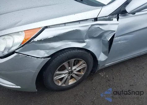 2013 Hyundai Sonata Gls z USA, uszkodzony, nr VIN 5NPEB4AC3DH645220